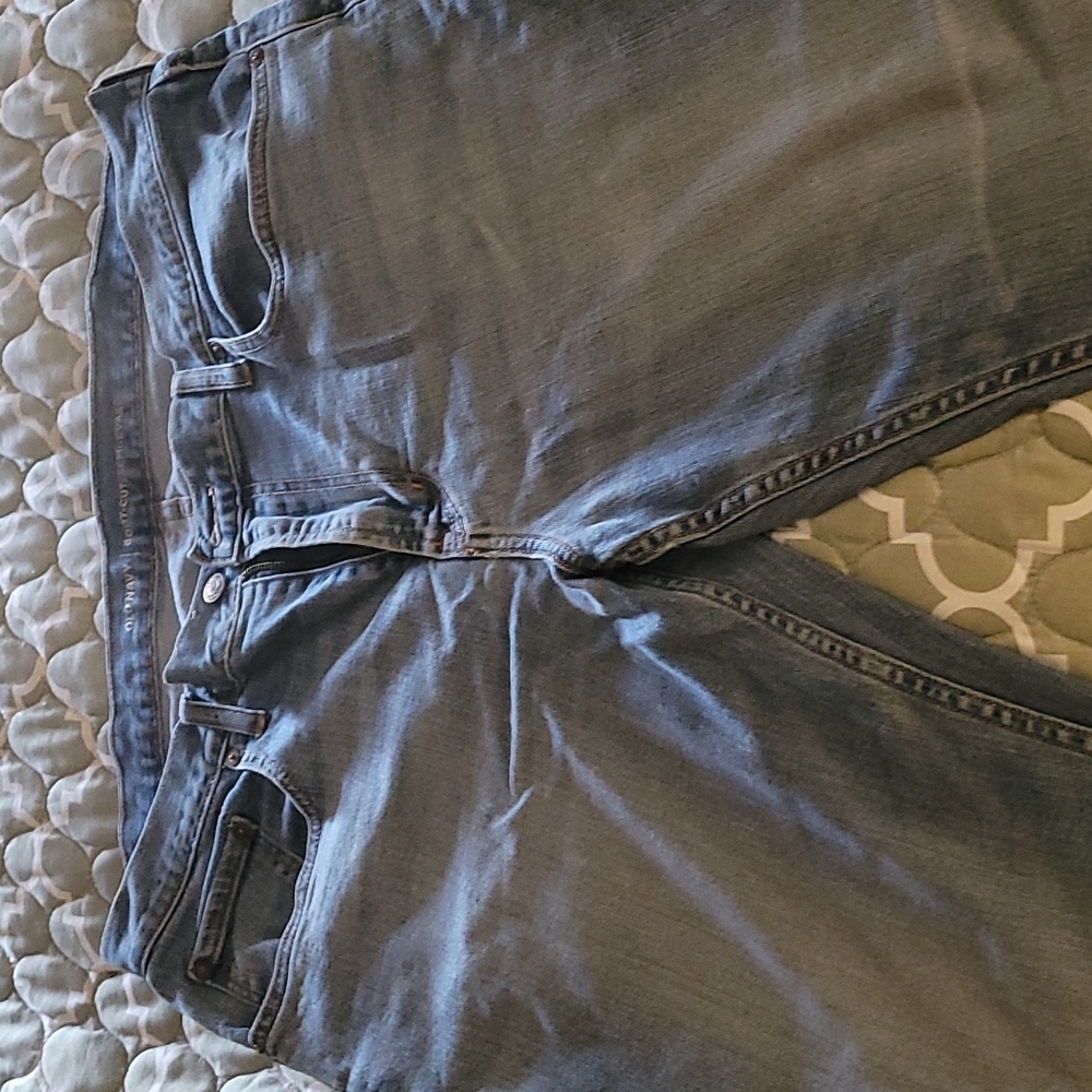 Old Navy Mens Jeans.  38x32.